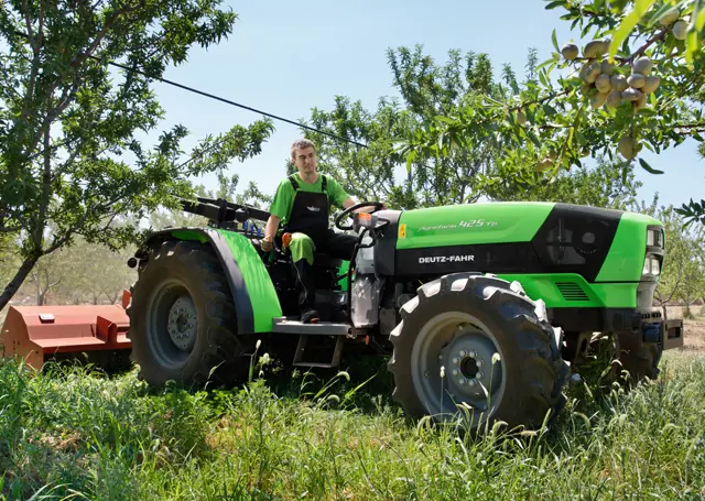 DEUTZ-FAHR Agrofarm 415 TB thumbnail 2