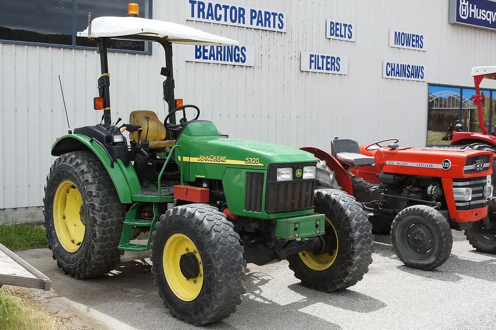 John Deere 5320