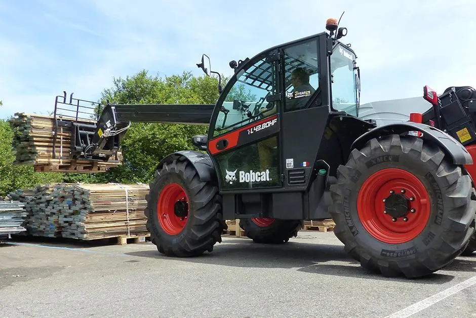 Bobcat TL43.80HF 130 IV
