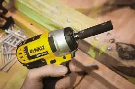 DEWALT DCF883L2