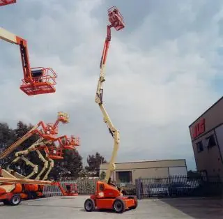 JLG M400AJPN