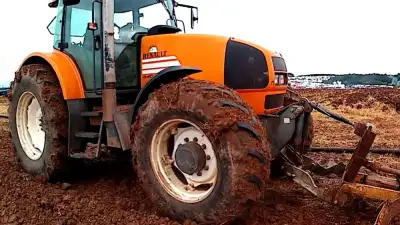 Renault Ares 640 RZ