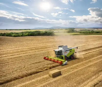 Claas Tucano 550