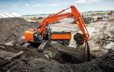 Hitachi ZX225USRLC-6 thumbnail 2