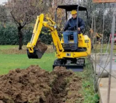 Komatsu PC12R-8
