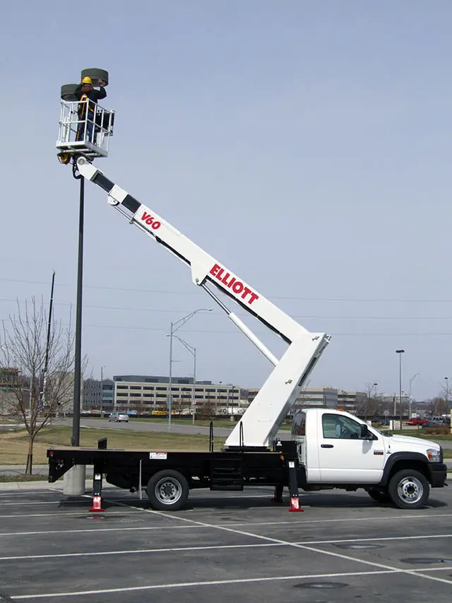 Elliott Equipment V60F HiReach thumbnail 3