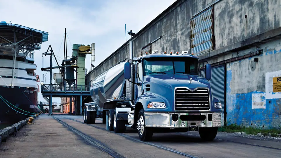 Mack PINNACLE CA68 Conventional CXU602 MP7 4x2 thumbnail 13