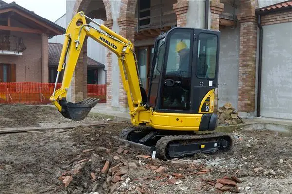 Komatsu PC22MR-3 thumbnail 6