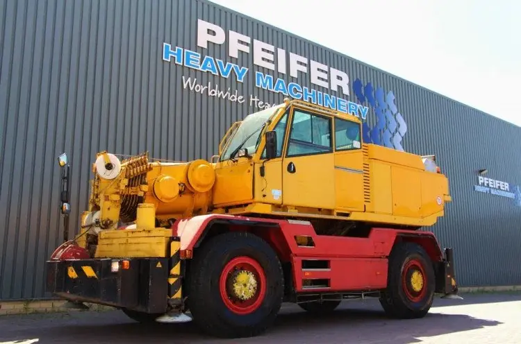 Compact Truck CT. 2 (4x4x4)
