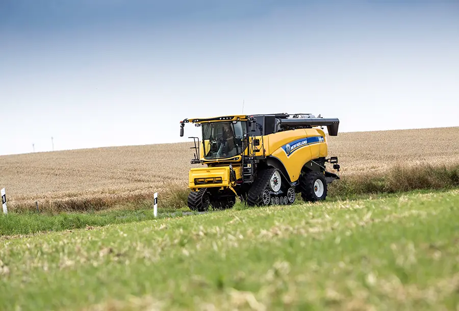 New Holland CX8.85 Tracks