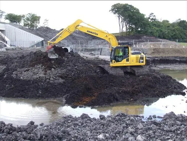 Komatsu PC160LC-8