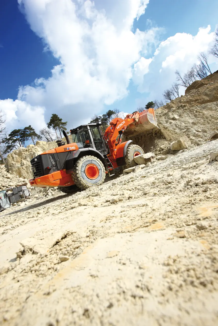 Hitachi ZW 310 thumbnail 4