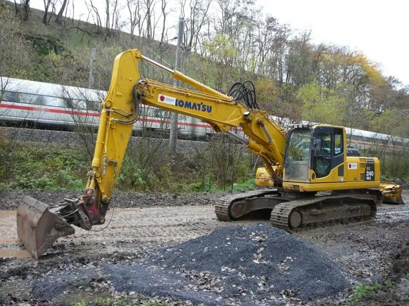 Komatsu PC240NLC-8 thumbnail 2