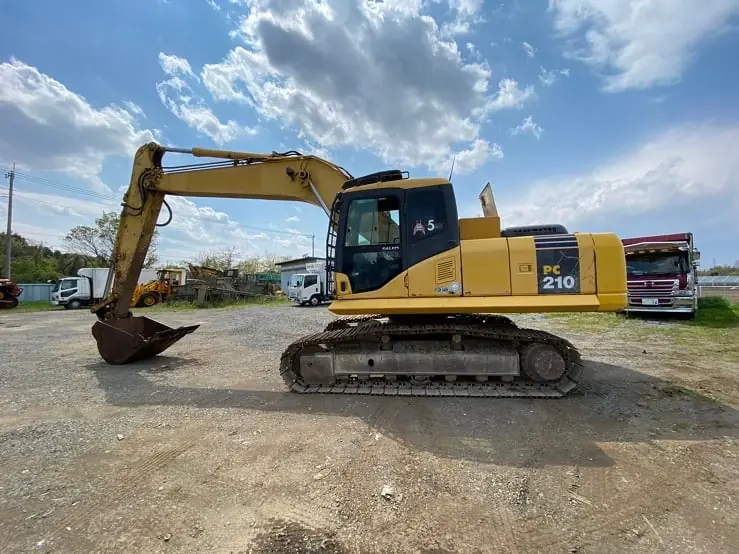 Komatsu PC210-7