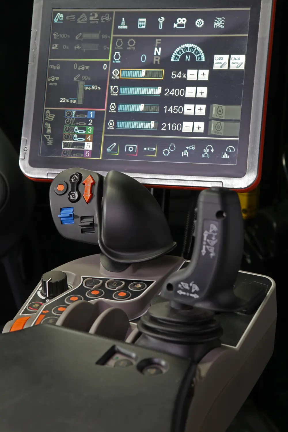 Kubota M7151 thumbnail 2