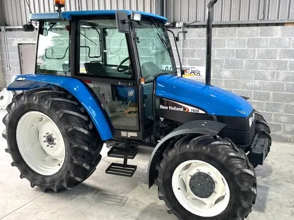 New Holland 7635