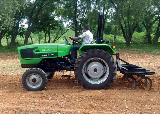 DEUTZ-FAHR 3042 E