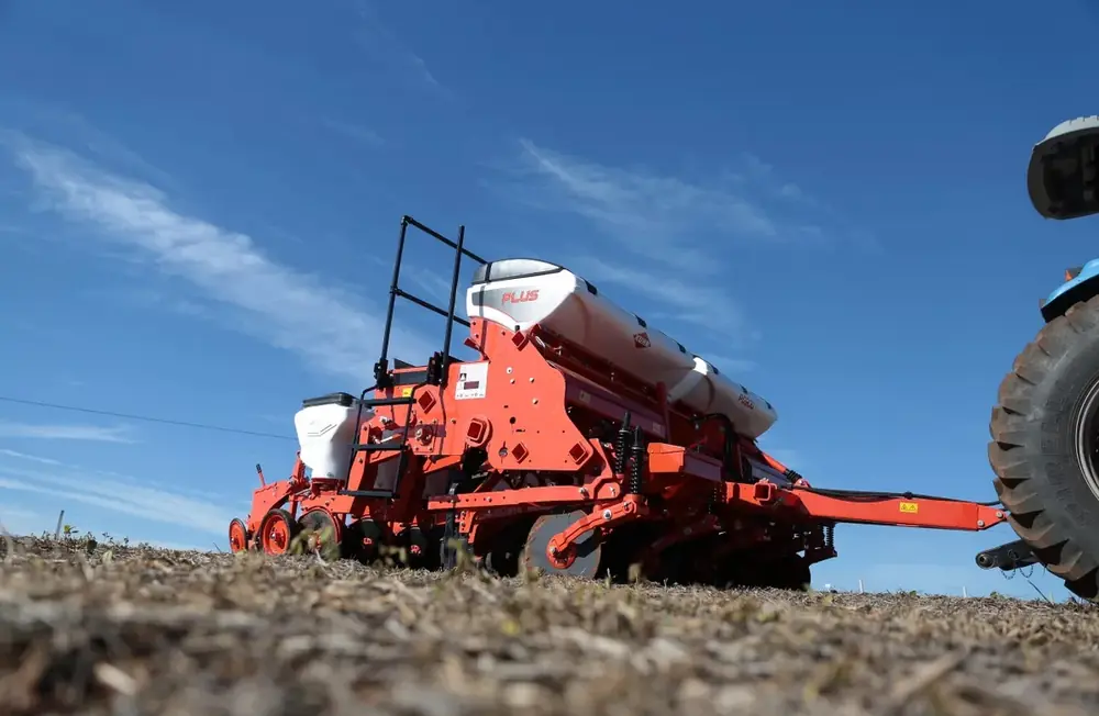 Kuhn Plus 700