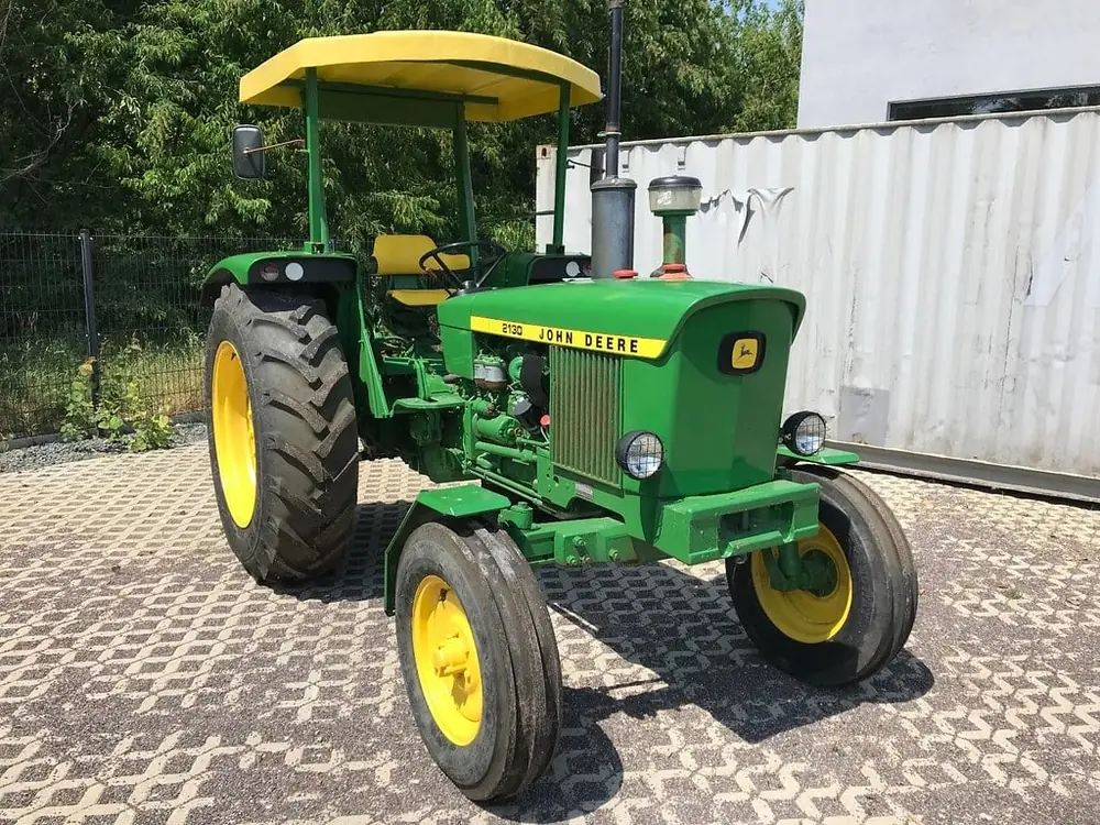 John Deere 2130