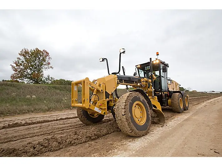 Caterpillar 140 thumbnail 3