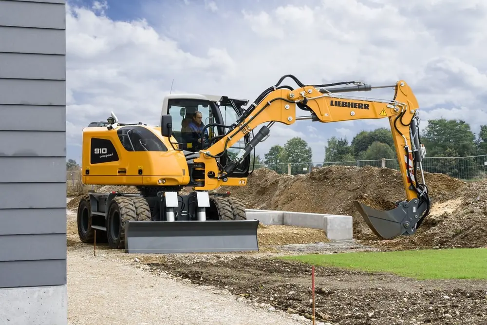 Liebherr A 910 Compact Litronic