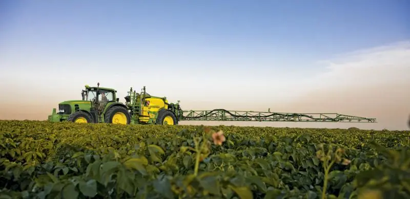 John Deere 840
