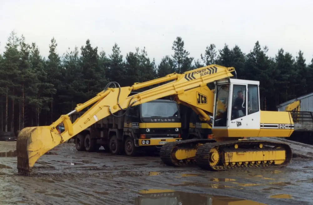 JCB 820 S-LC
