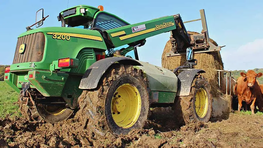 John Deere 3200