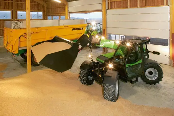 DEUTZ-FAHR Agrovector 37.7