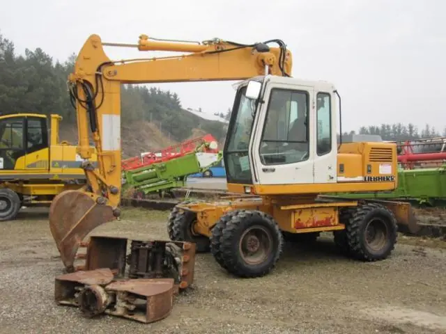Liebherr A 900 thumbnail 2