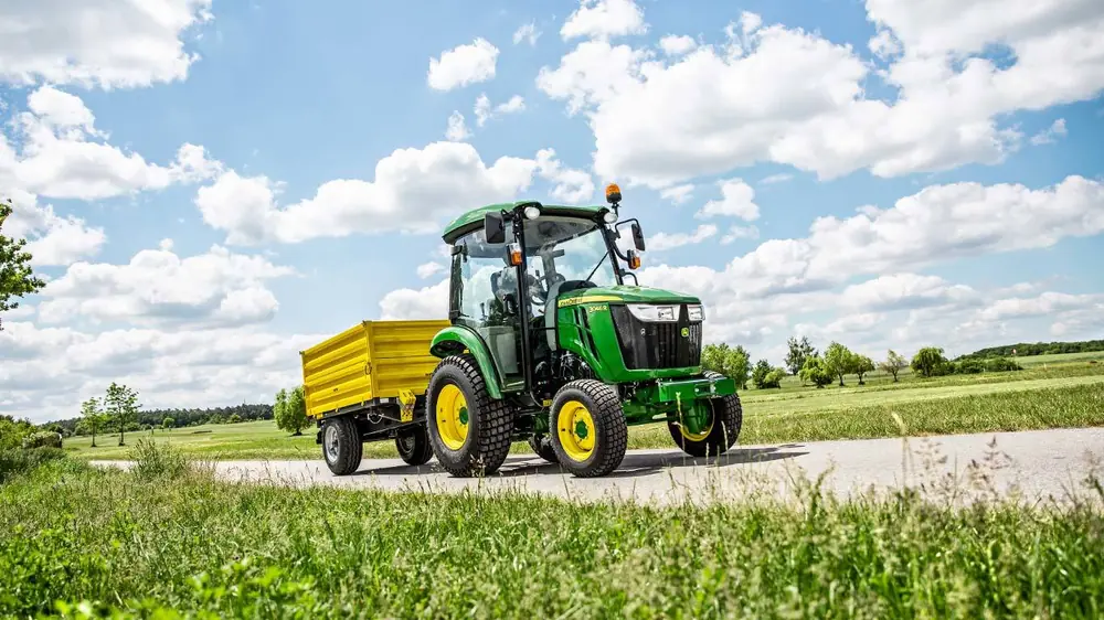 John Deere 3046 R