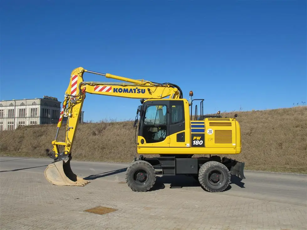 Komatsu PW180-10 thumbnail 3