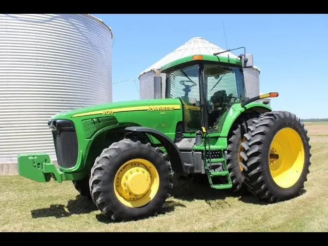 John Deere 8120