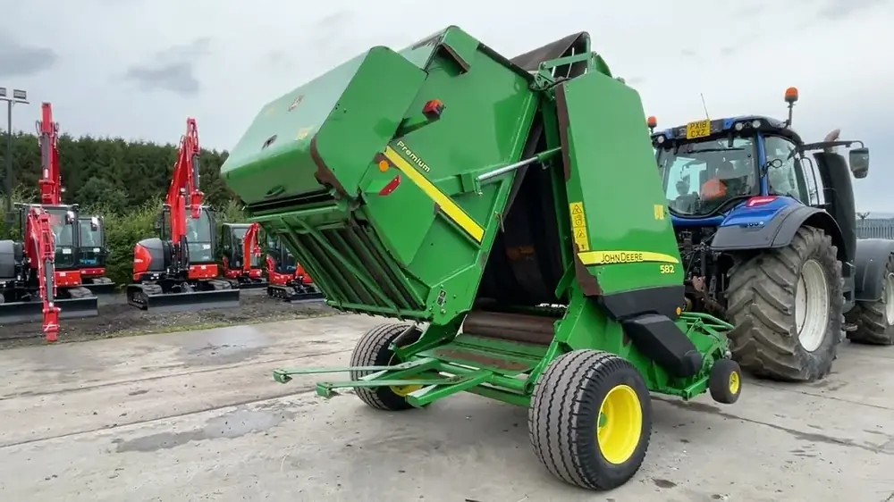John Deere 582