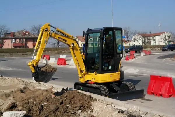 Komatsu PC26MR-3 thumbnail 2