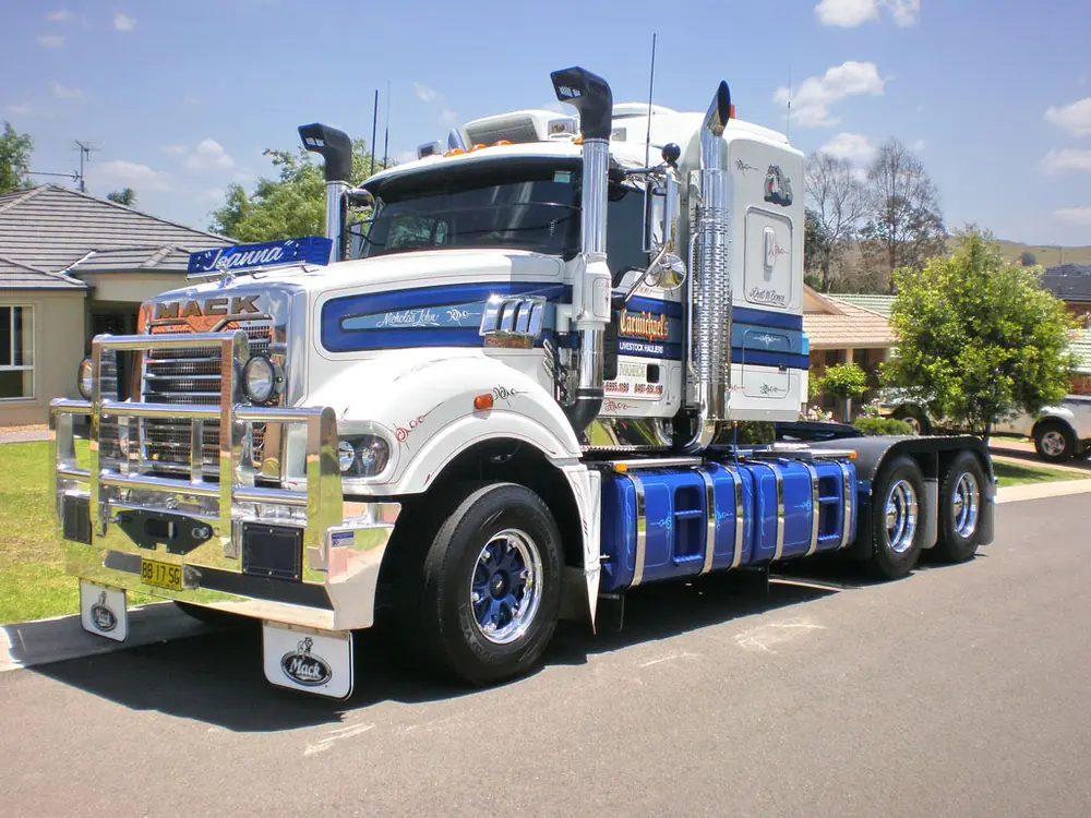 Mack Super-Liner FUSION CAB ECE29 ISX 525 6x4 thumbnail 7