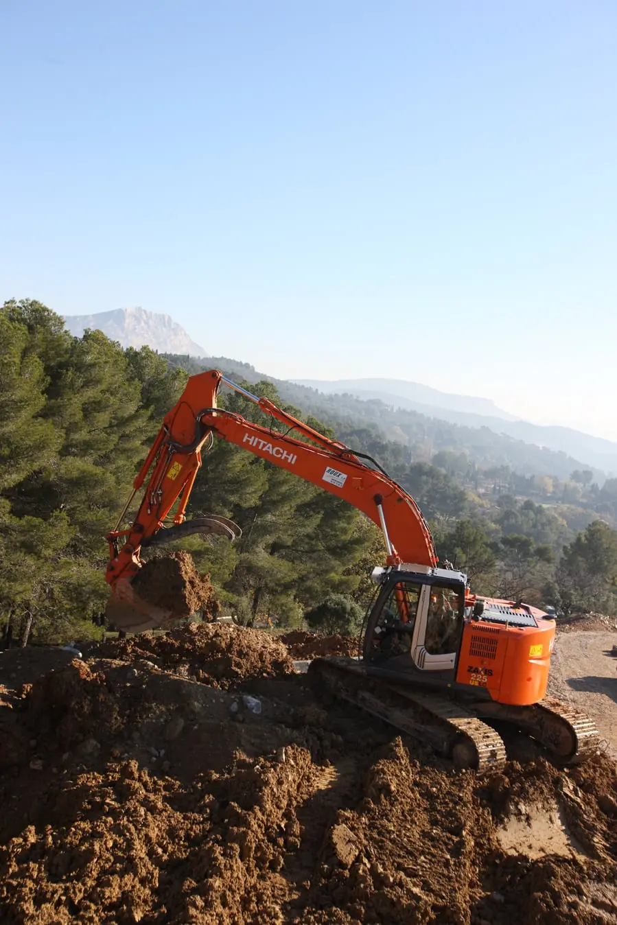 Hitachi ZX 225 USLC-3 thumbnail 3