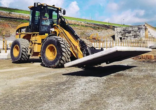 Caterpillar 930G