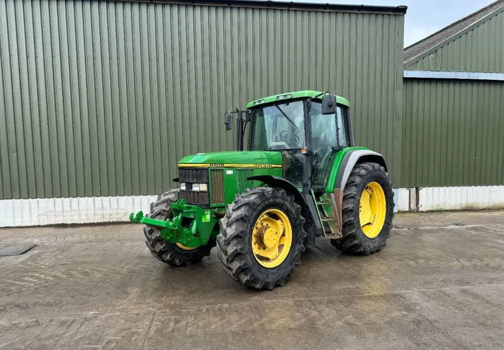 John Deere 6900