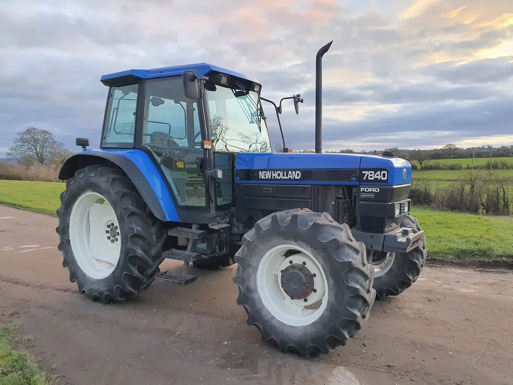 New Holland 7840