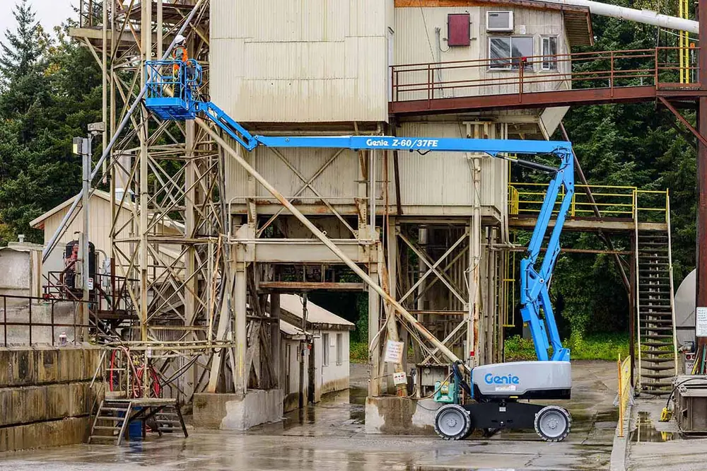 Genie Z-60/37 FE