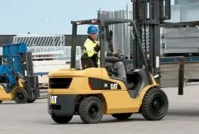 Caterpillar DP 35 thumbnail 2
