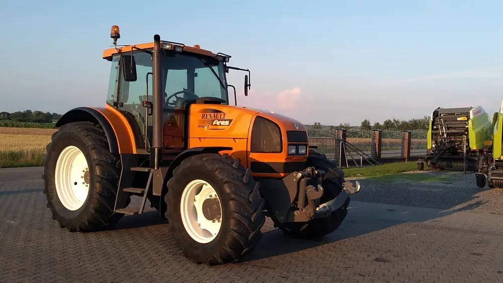 Renault Ares 816 RZ
