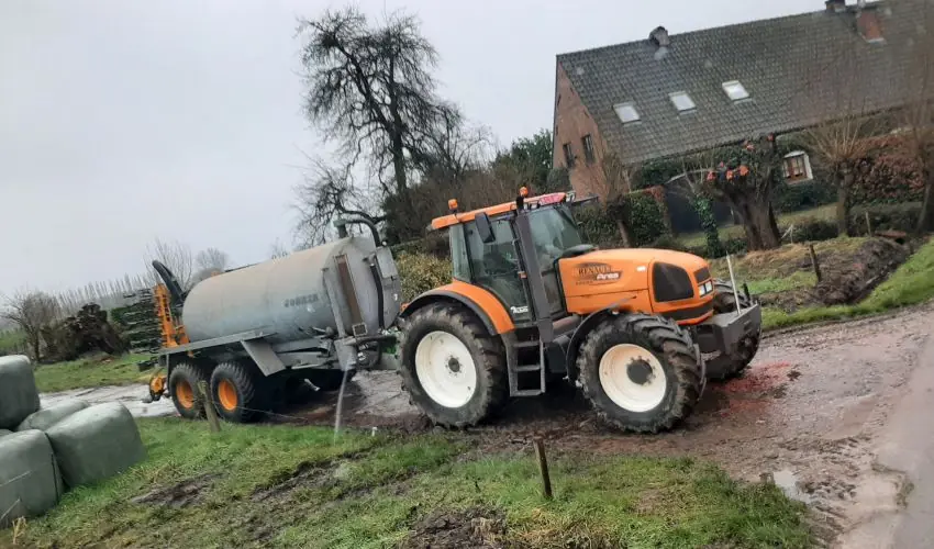 Renault Ares 826 RZ IC QS