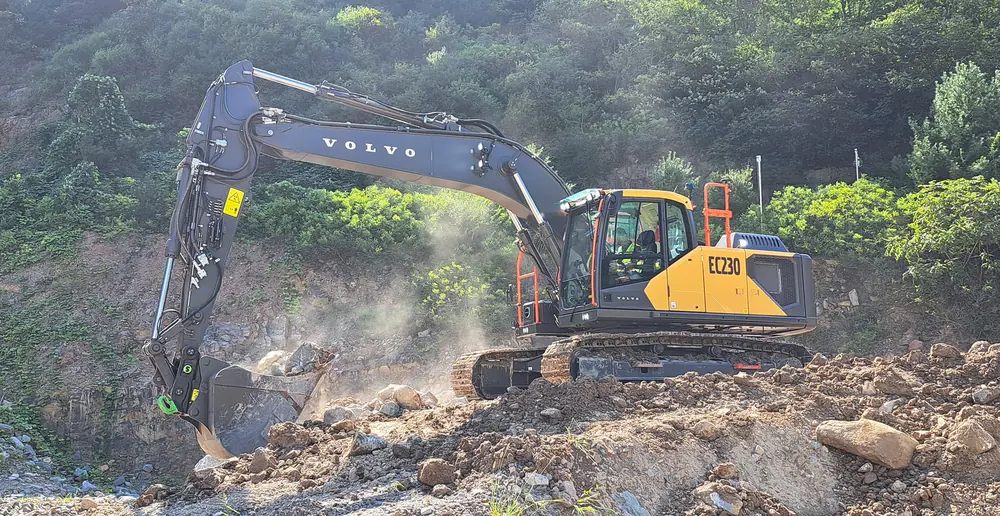 Volvo EC230F L thumbnail 4