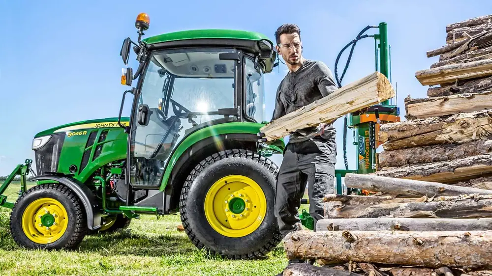 John Deere 3046 R thumbnail 3
