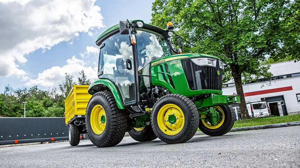 John Deere 3046 R thumbnail 4