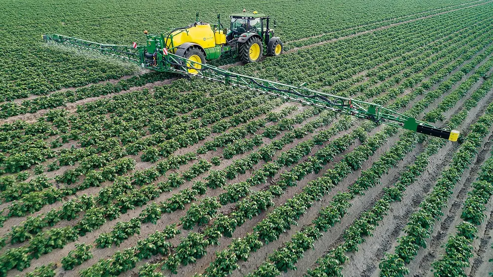 John Deere R740i