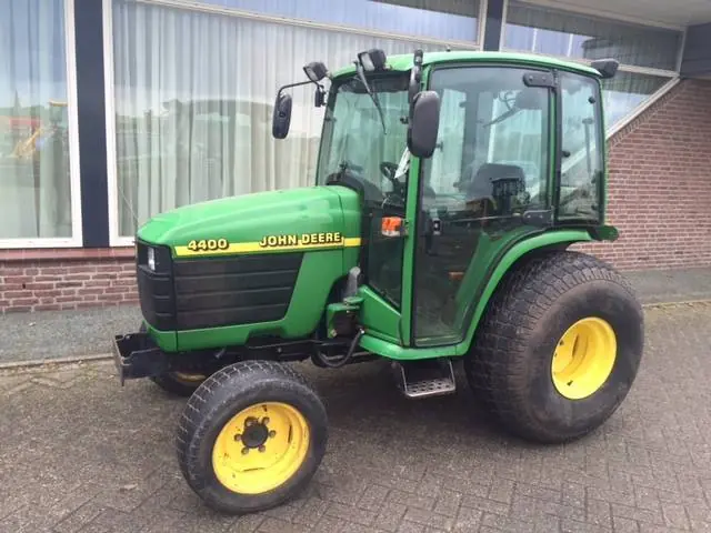 John Deere 4400