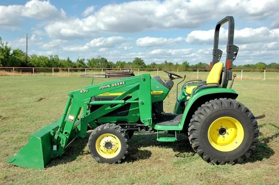 John Deere 4310